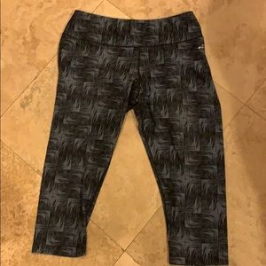 REDUCED - SELL BY 6/17 Leggings